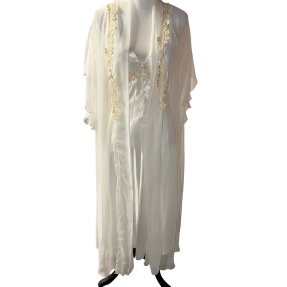Dentelle Other - Vintage Dentelle robe and slip dress nightgown set 2 pc sheer lace bridal S/M
